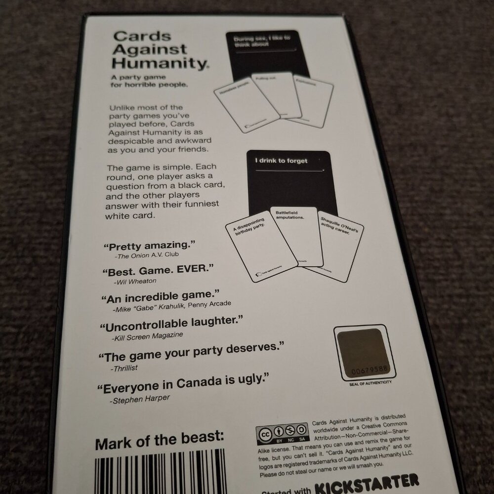 Cards Against Humanity - Picture 3 of 4
